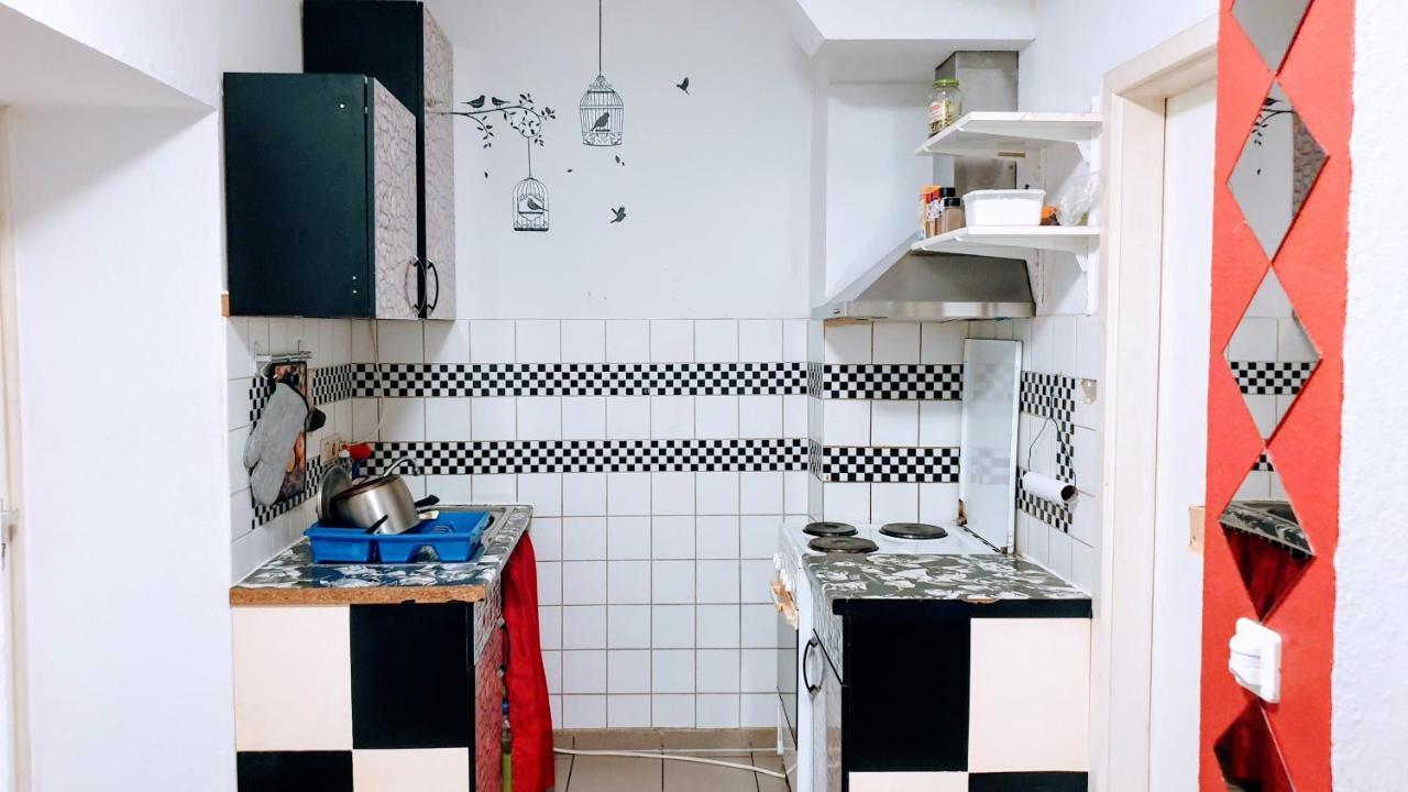 Room In City Center Halle With Shared Bathroom & Kitchen - Free Wifi, Netflix, Ipad & Ground Floor Esterno foto